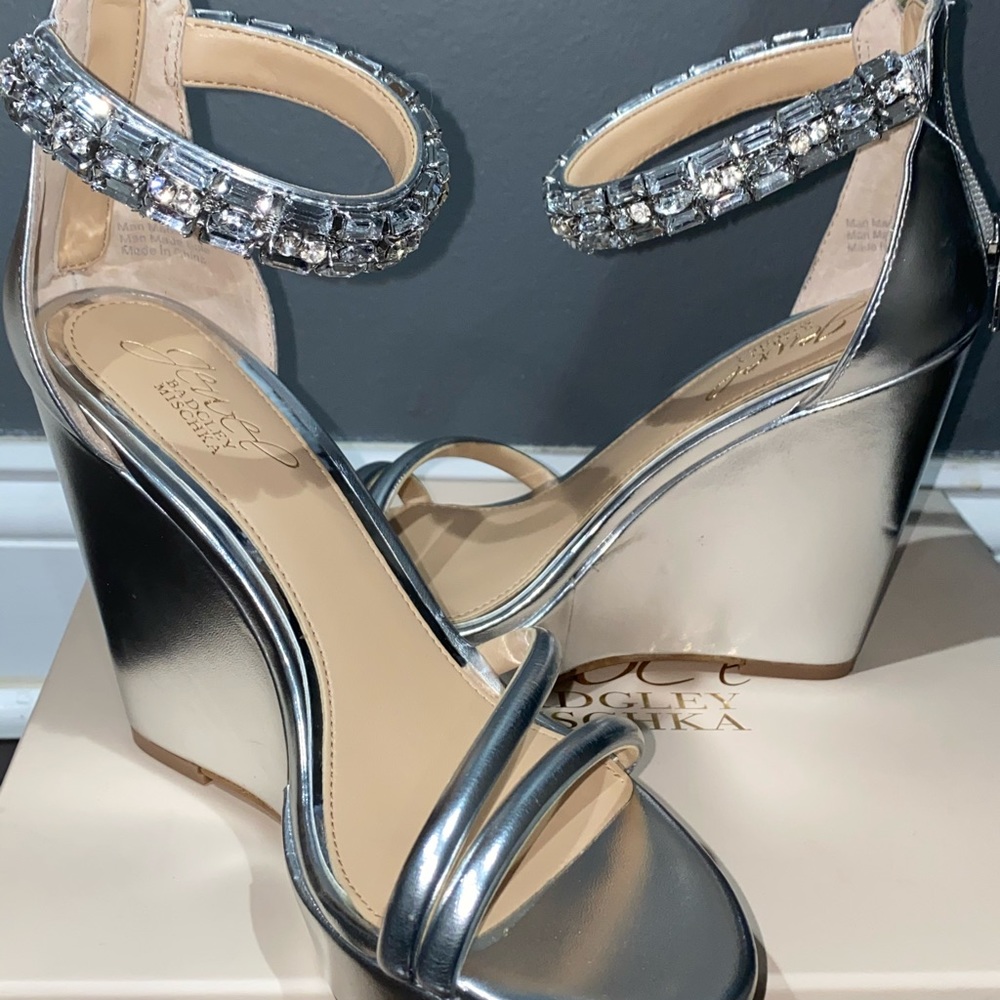 Jewel by Badgley Mischka “Kathleen Silmet”